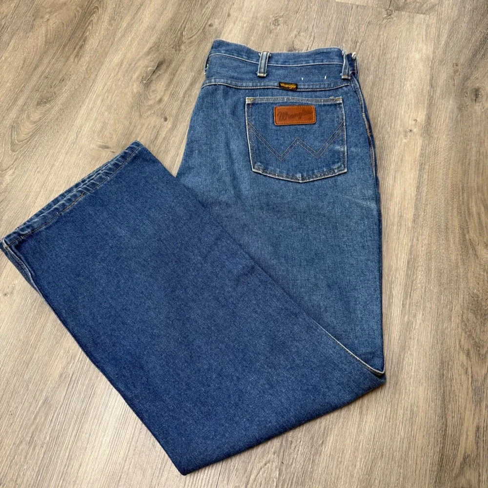 Vintage Wrangler Mens Regular Fit Jeans 945PW Blue Denim Made in USA 38x30